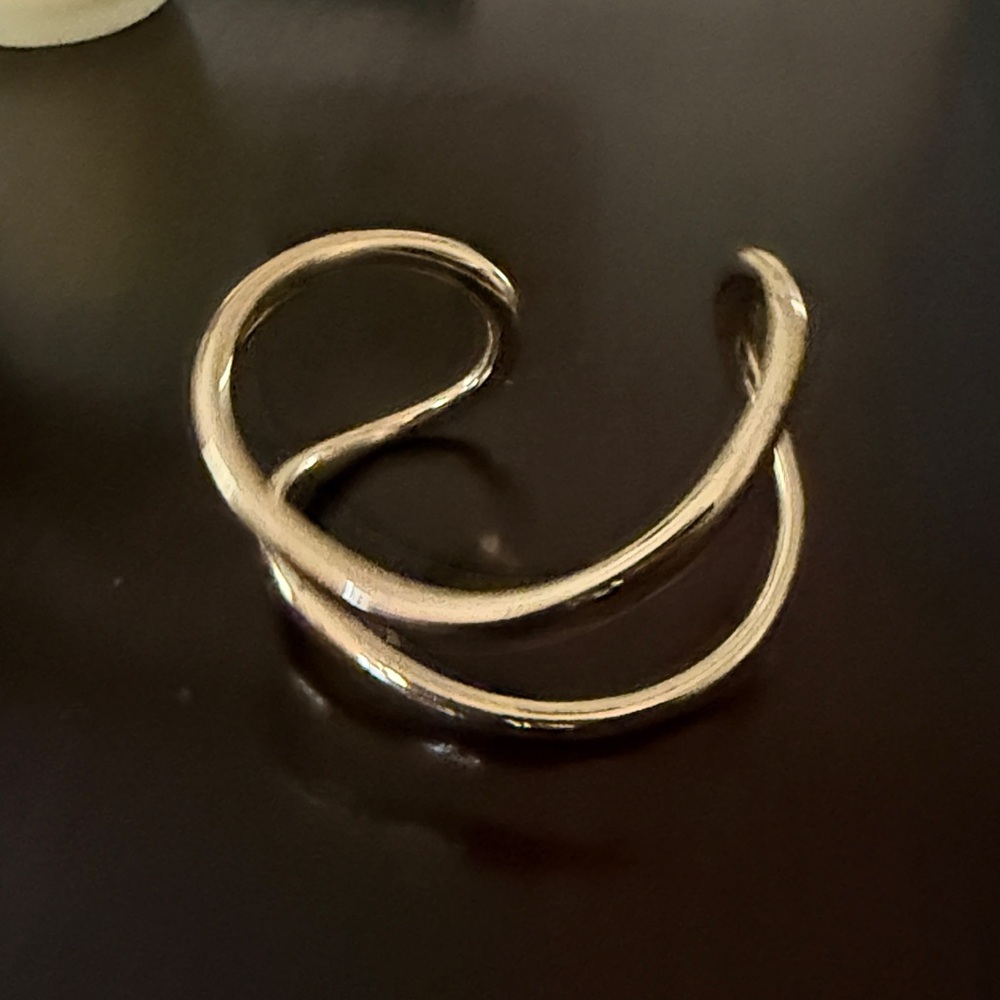 Elegant Gold-Tone Women's Bracelet Small